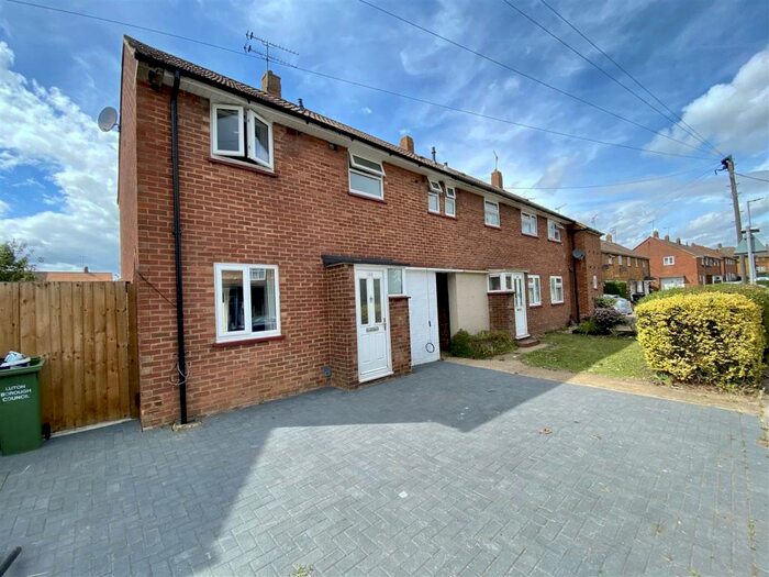 3 Bedroom End Of Terrace House To Rent In Birdsfoot Lane, Luton, LU3