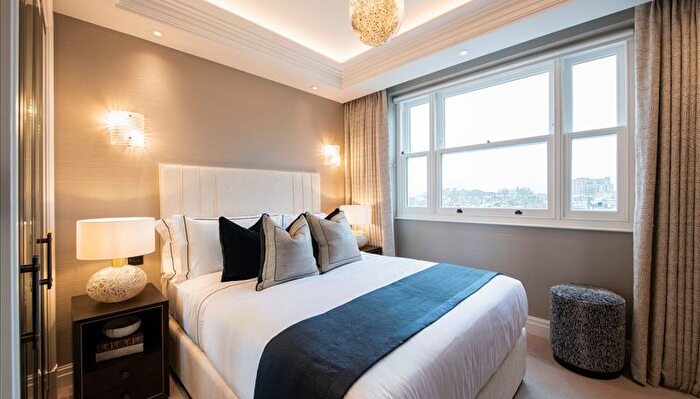 3 Bedroom Flat To Rent In Prince Of Wales Terrace, Kensington, W8