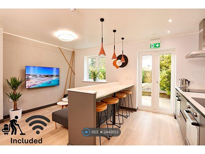 5 Bedroom Semi-Detached House To Rent In College Way, Bristol, BS34