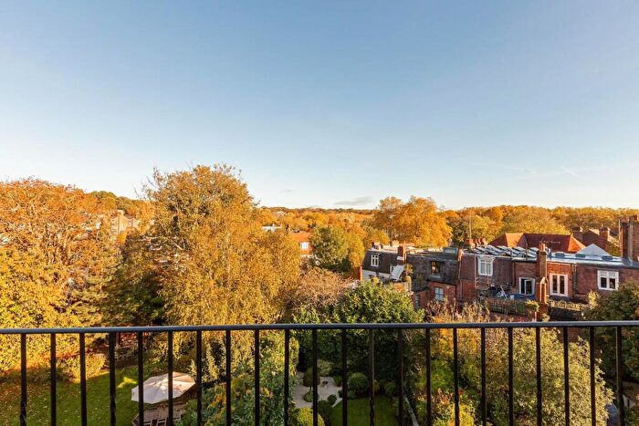 3 Bedroom Flat To Rent In Hampstead Hill Gardens, Hampstead, NW3