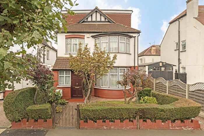 6 Bedroom House For Sale In Audley Road, London, NW4