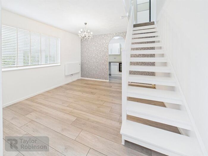 1 Bedroom End Of Terrace House For Sale In Millais Close, Crawley, RH11