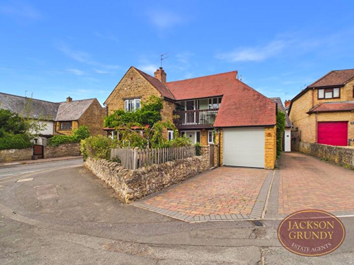 3 Bedroom Semi-Detached House For Sale In High Street, Weston Favell, NN3
