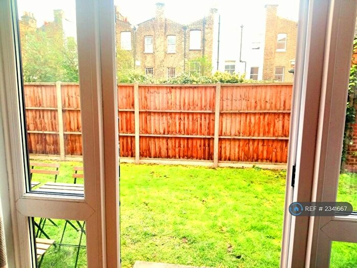 1 Bedroom Flat To Rent In John Maurice Close, London, SE17