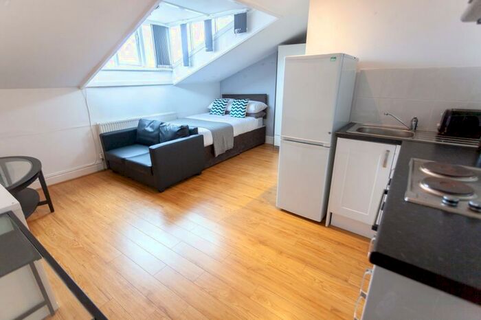 1 Bedroom House To Rent In Upper Parliament Street, L8
