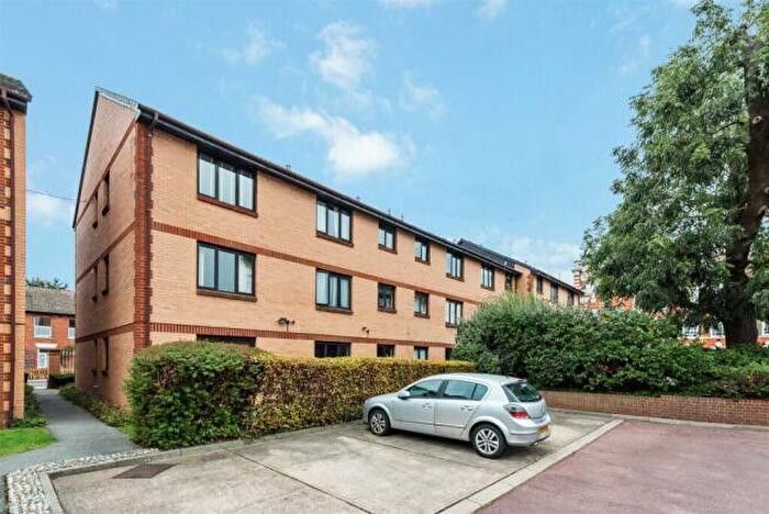 2 Bedroom Flat To Rent In Pelham Road, Wimbledon, SW19
