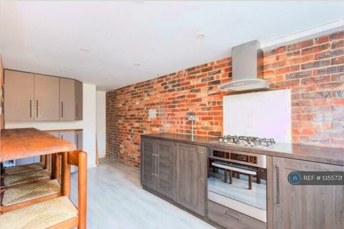 4 Bedroom Terraced House To Rent In Bedford Road, Horsham, RH13