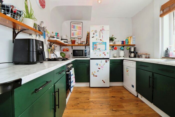 3 Bedroom Terraced House For Sale In Sundridge Park, Bristol, Avon, BS37