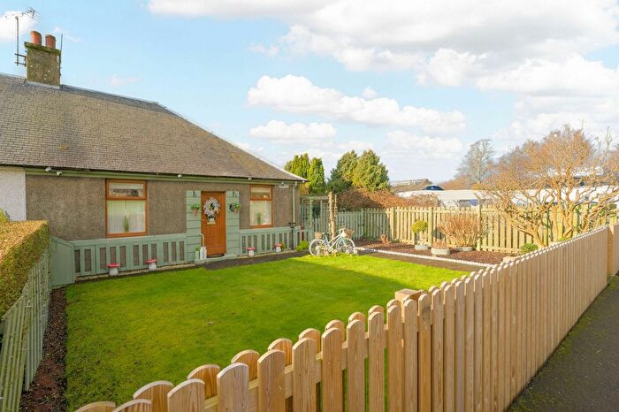 2 Bedroom Semi-Detached Bungalow For Sale In Feregait, Kincardine, FK10