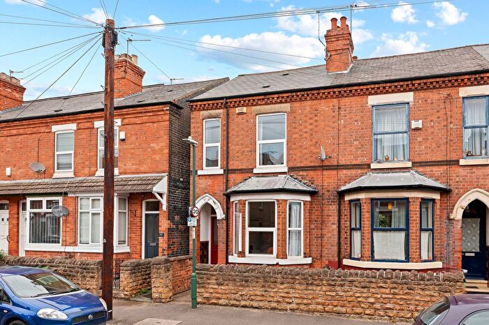 4 Bedroom End Terrace House For Sale In Midland Avenue, Nottingham, Nottinghamshire, NG7