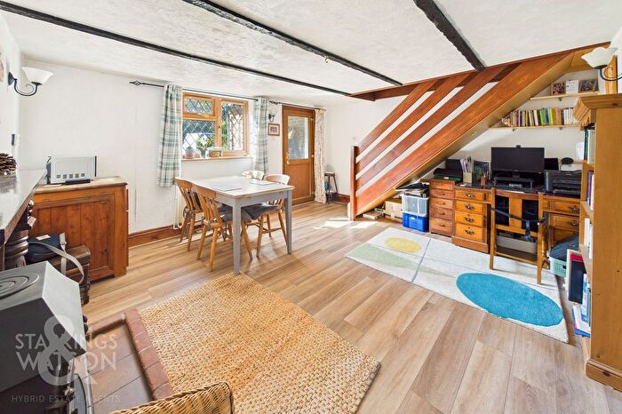 2 Bedroom Cottage For Sale In Squires Road, Halvergate, Norwich, NR13