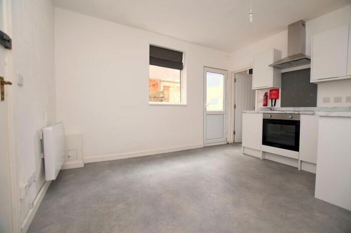 1 Bedroom Flat To Rent In Moorland Road, Weston-Super-Mare, BS23