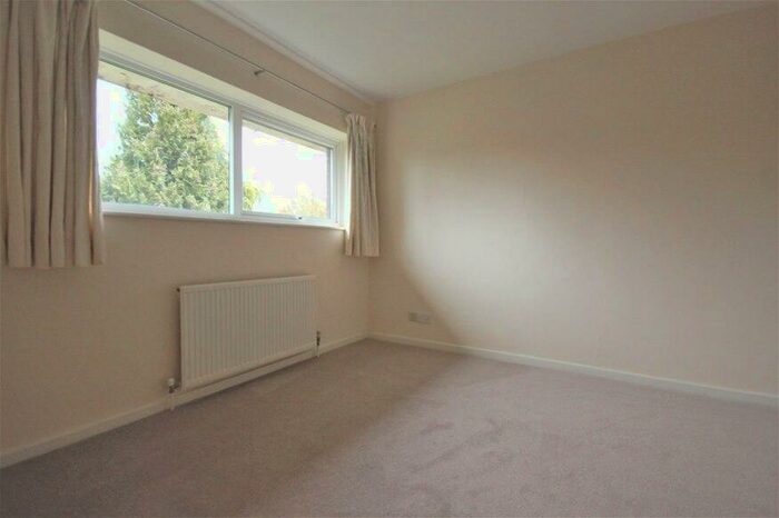 4 Bedroom House To Rent In Old Rectory Close, Harpenden, AL5