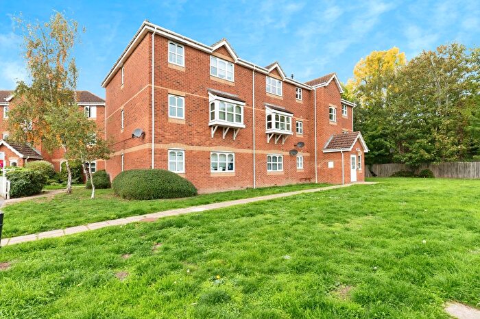 1 Bedroom Flat For Sale In Woodfield Road, Thames Ditton, Surrey, KT7