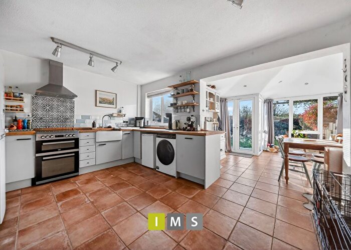 3 Bedroom Semi-Detached House For Sale In Murcott Road, Upper Arncott, OX25