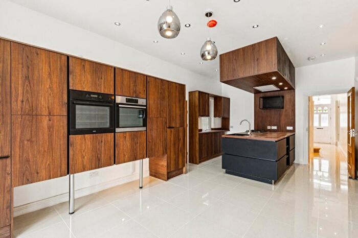 5 Bedroom End Of Terrace House To Rent In St. Leonards Road, East Sheen, SW14