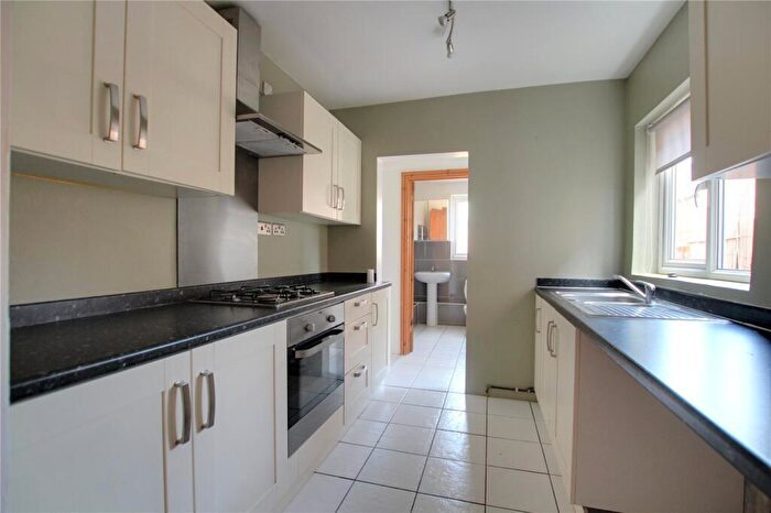 3 Bedroom Terraced House To Rent In Shaftesbury Road, Reading, RG30