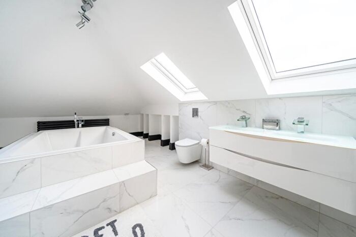 6 Bedroom Detached House For Sale In Farnham Common, Amersham, SL2