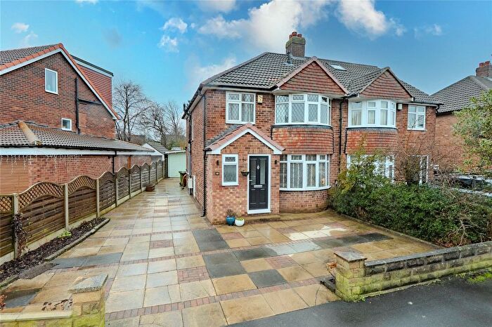 3 Bedroom Semi Detached House For Sale In Winding Way, Leeds, West Yorkshire, LS17