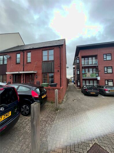 3 Bedroom End Of Terrace House To Rent In Watertower Way, Basingstoke, Hampshire, RG24