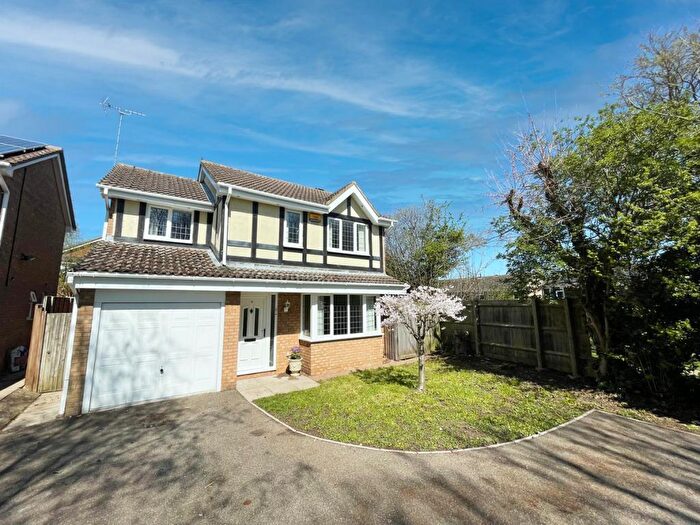 4 Bedroom Detached House To Rent In Oxleys, Olney, MK46