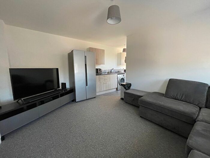 1 Bedroom Flat To Rent In Murston Road, Sittingbourne, ME10