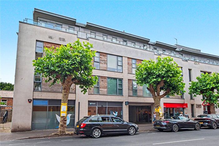 1 Bedroom Flat For Sale In Castlemoat Place, Corporation Street, Taunton, Somerset, TA1