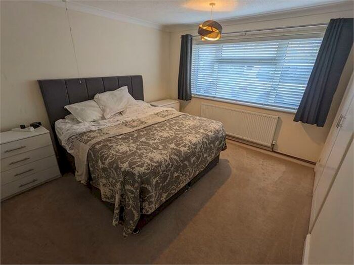 3 Bedroom Bungalow To Rent In Seaview Avenue, West Mersea, CO5