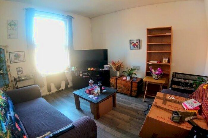 2 Bedroom Flat To Rent In Grenville Road, Plymouth, PL4