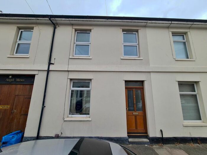 2 Bedroom Flat To Rent In Salop Street, Penarth, CF64
