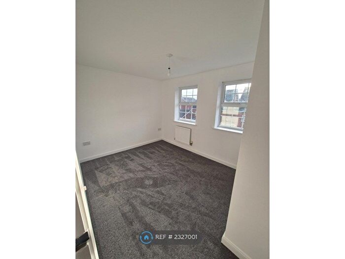 4 Bedroom Terraced House To Rent In Pingle Close, Shireoaks, Worksop, S81