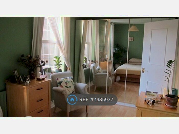 2 Bedroom Flat To Rent In Southern Row, London, W10