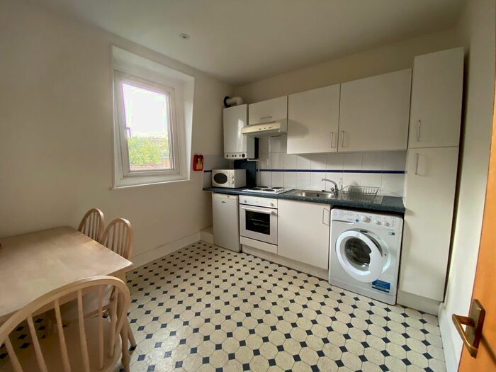 1 Bedroom Flat To Rent In Eversholt Street, Camden, London, NW1