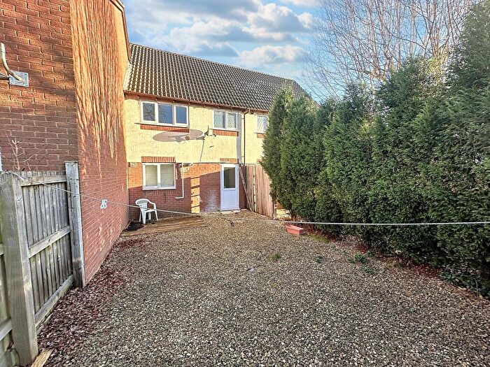 3 Bedroom Terraced House For Sale In Grange Close, Bradley Stoke, BS32