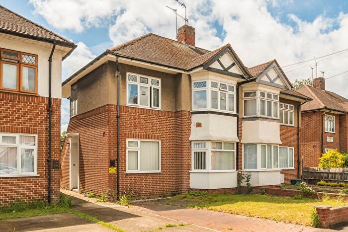 2 Bedroom Maisonette For Sale In Marlborough Road, Feltham, TW13