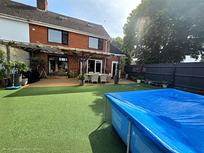 4 Bedroom Semi-detached House For Sale In Draper Road, Christchurch, Dorset, BH23