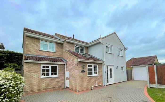 4 Bedroom Detached House To Rent In Paddock Drive, Chelmsford, CM1