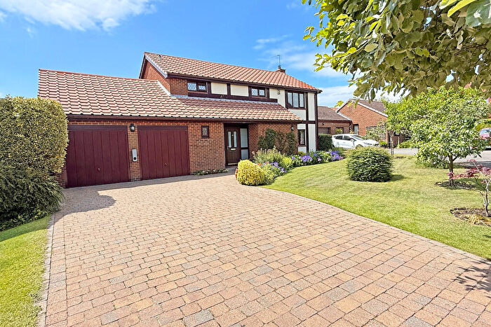 4 Bedroom Detached House For Sale In Castle Hill Grove, Harrogate, HG2