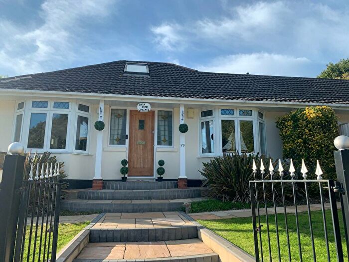 4 Bedroom Detached Bungalow To Rent In Archery Grove, Woolston, SO19