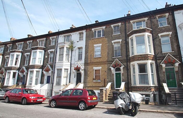 1 Bedroom Flat To Rent In St. Aubyns Road, London, SE19
