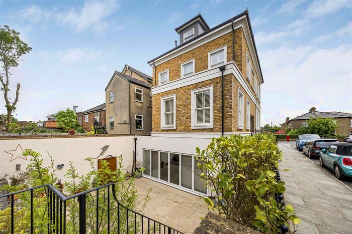 3 Bedroom Semi-Detached House To Rent In Belmont Road, Twickenham, TW2