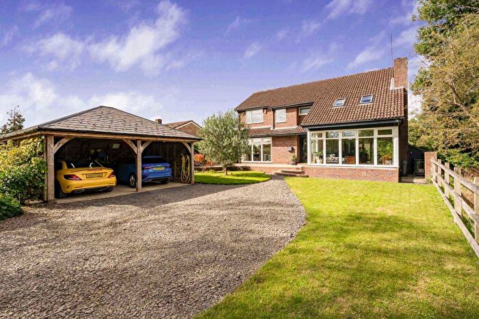 4 Bedroom Detached House For Sale In River Gardens, Purley On Thames, RG8