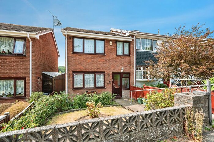 3 Bedroom End Of Terrace House For Sale In Clapgate Lane, Birmingham, West Midlands, B32