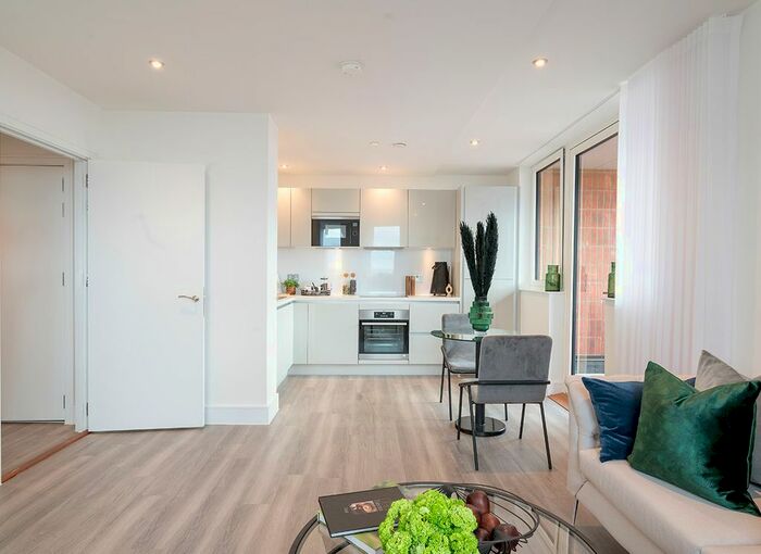 1 Bedroom Flat To Rent In Merrick Road, Southall, UB2