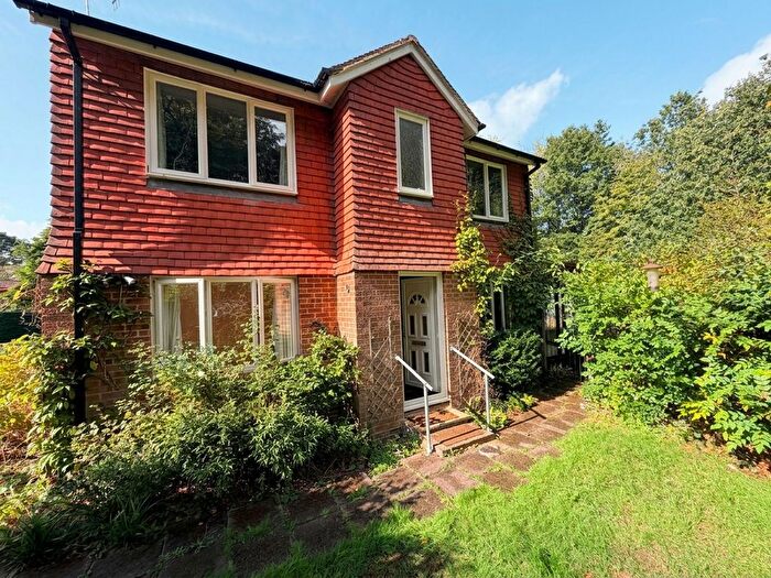 3 Bedroom Link Detached House For Sale In Mendip Gardens, Dibden Purlieu, SO45