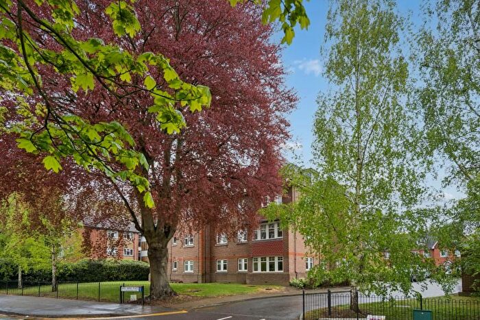 2 Bedroom Flat To Rent In Rickmansworth Road, Watford, WD18