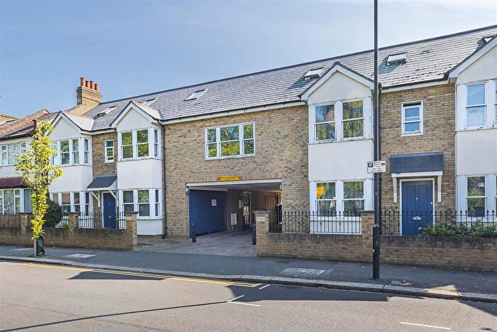 2 Bedroom Flat To Rent In Orwell House, Beresford Road, Walthamstow, London, E17