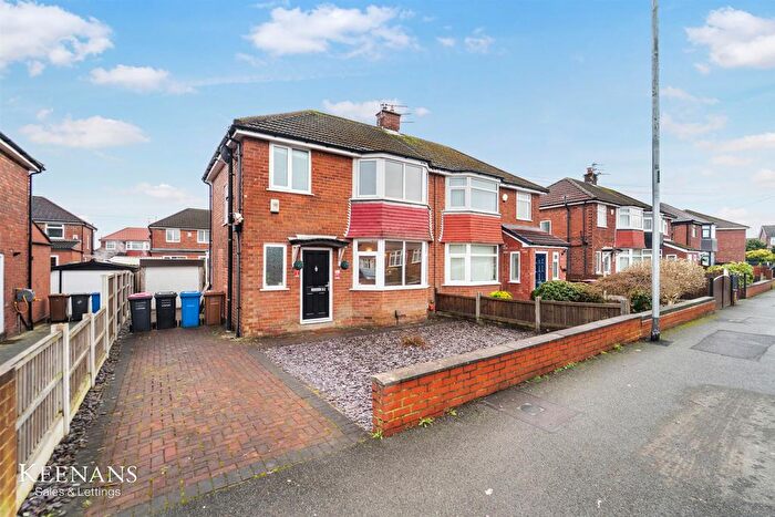3 Bedroom Semi-Detached House For Sale In Mossfield Road, Swinton, Manchester, M27