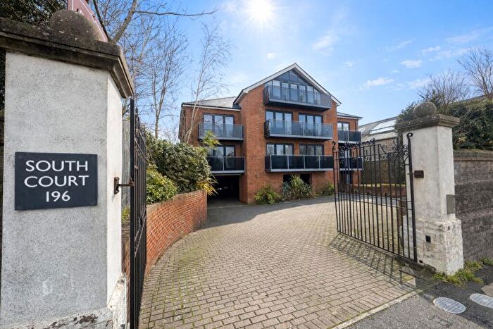 2 Bedroom Flat For Sale In Dyke Road, City Centre, Brighton, BN1