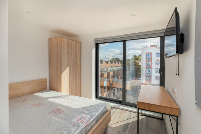 3 Bedroom Flat To Rent In Harding Wharf @ Paintworks, Bristol, BS4